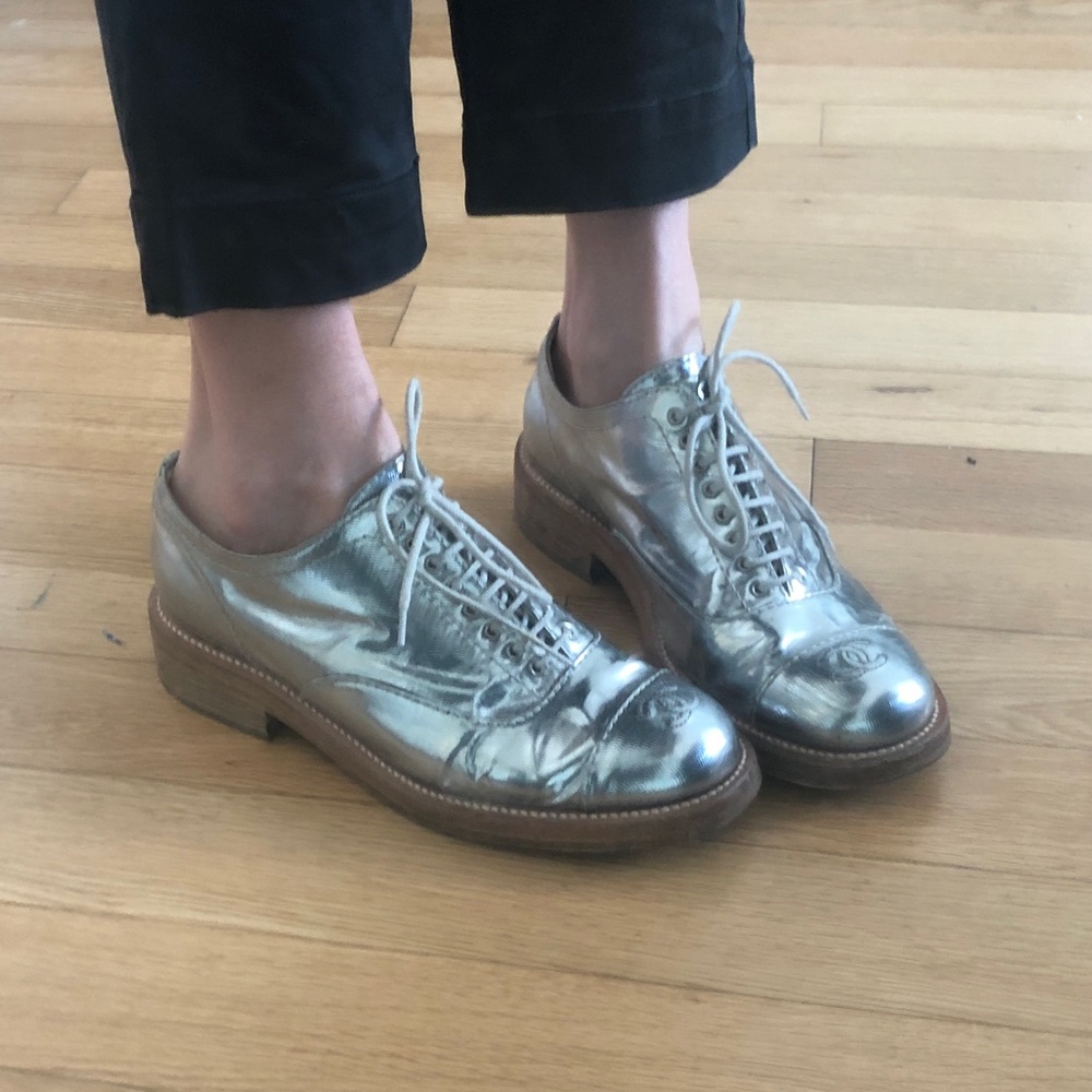 CHANEL SILVER OXFORDS!!! - Picture 2 of 4